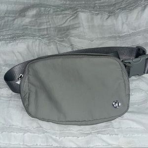 lululemon everywhere belt bag